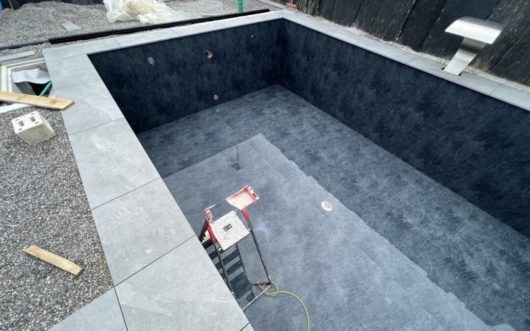 Neubau Betonpool und Folienauskleidung in Rupperswil AG